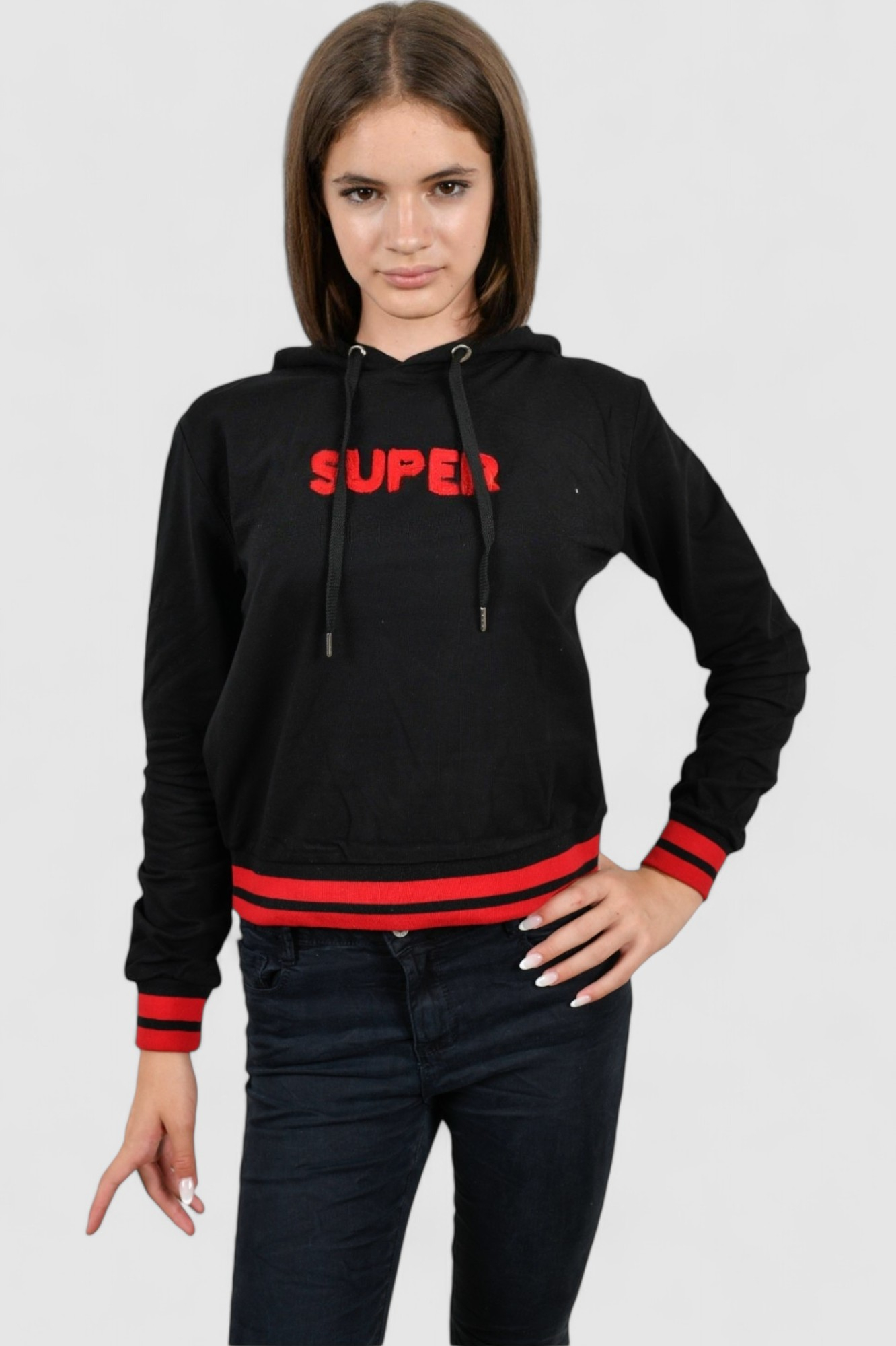 Ženska crna hoodica sa kapuljačom Mela