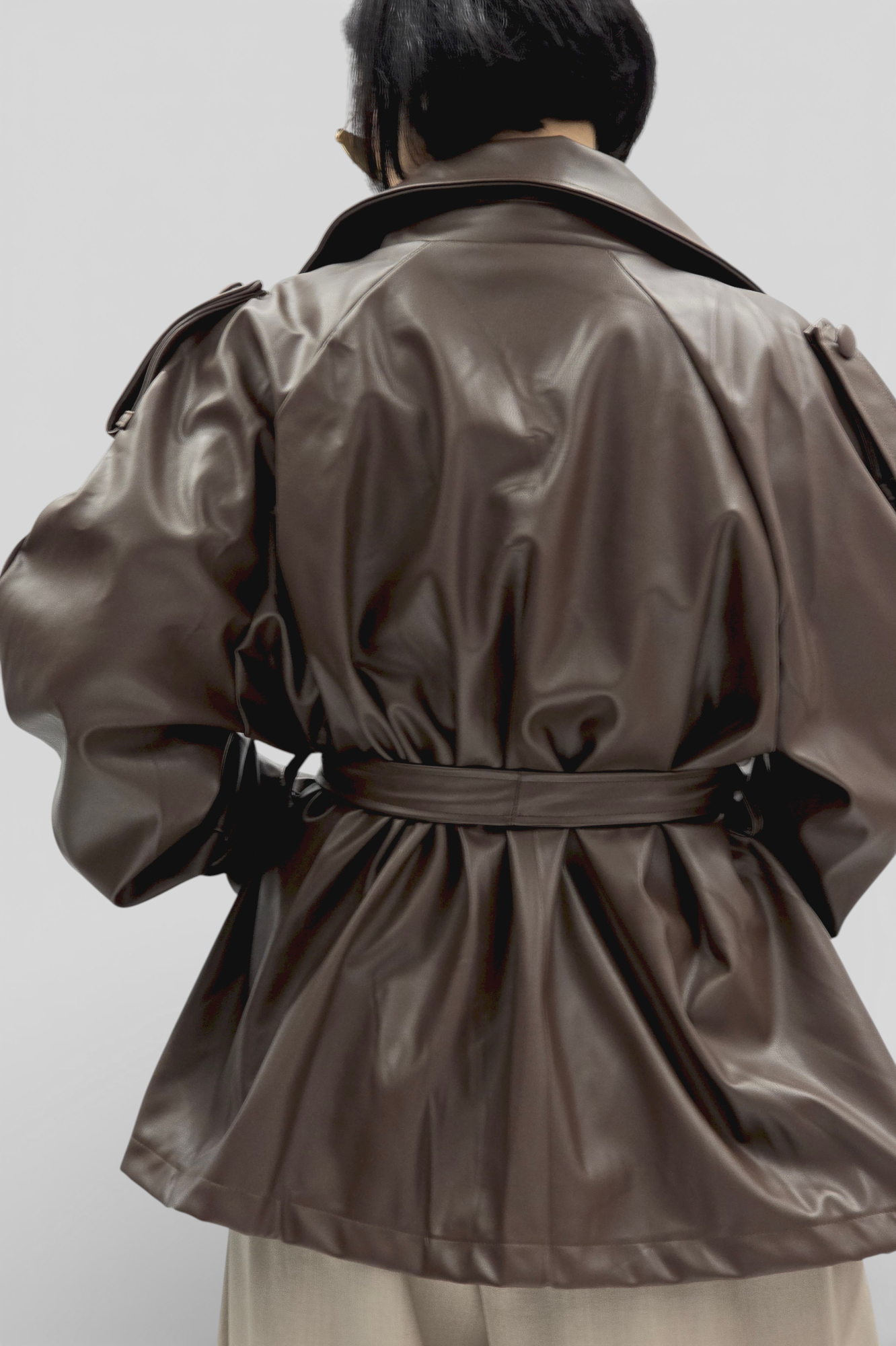 Ženska trendi smeđa oversized jakna Ember u imitaciji kože