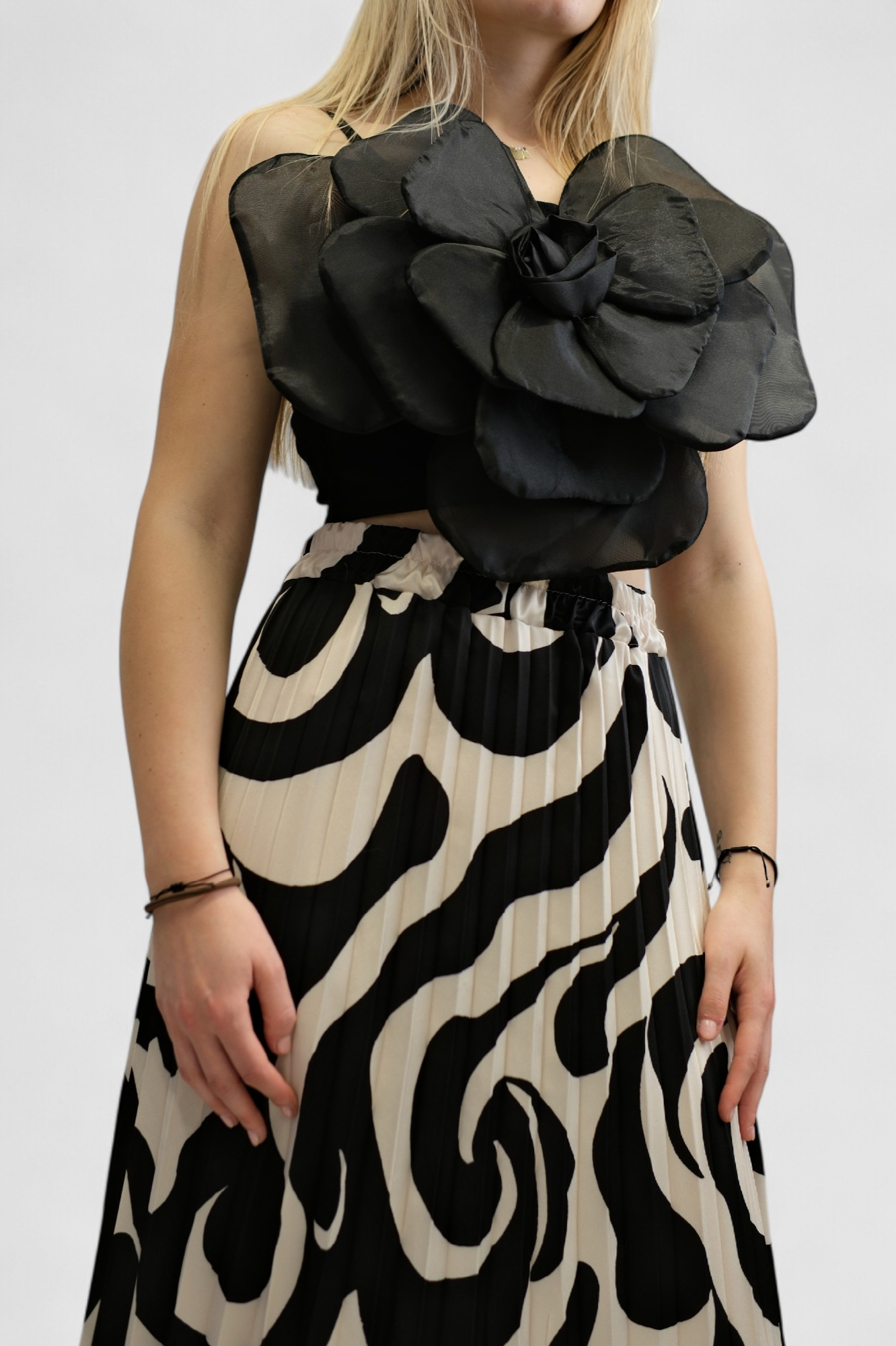 Ženska crna plisirana suknja Eli