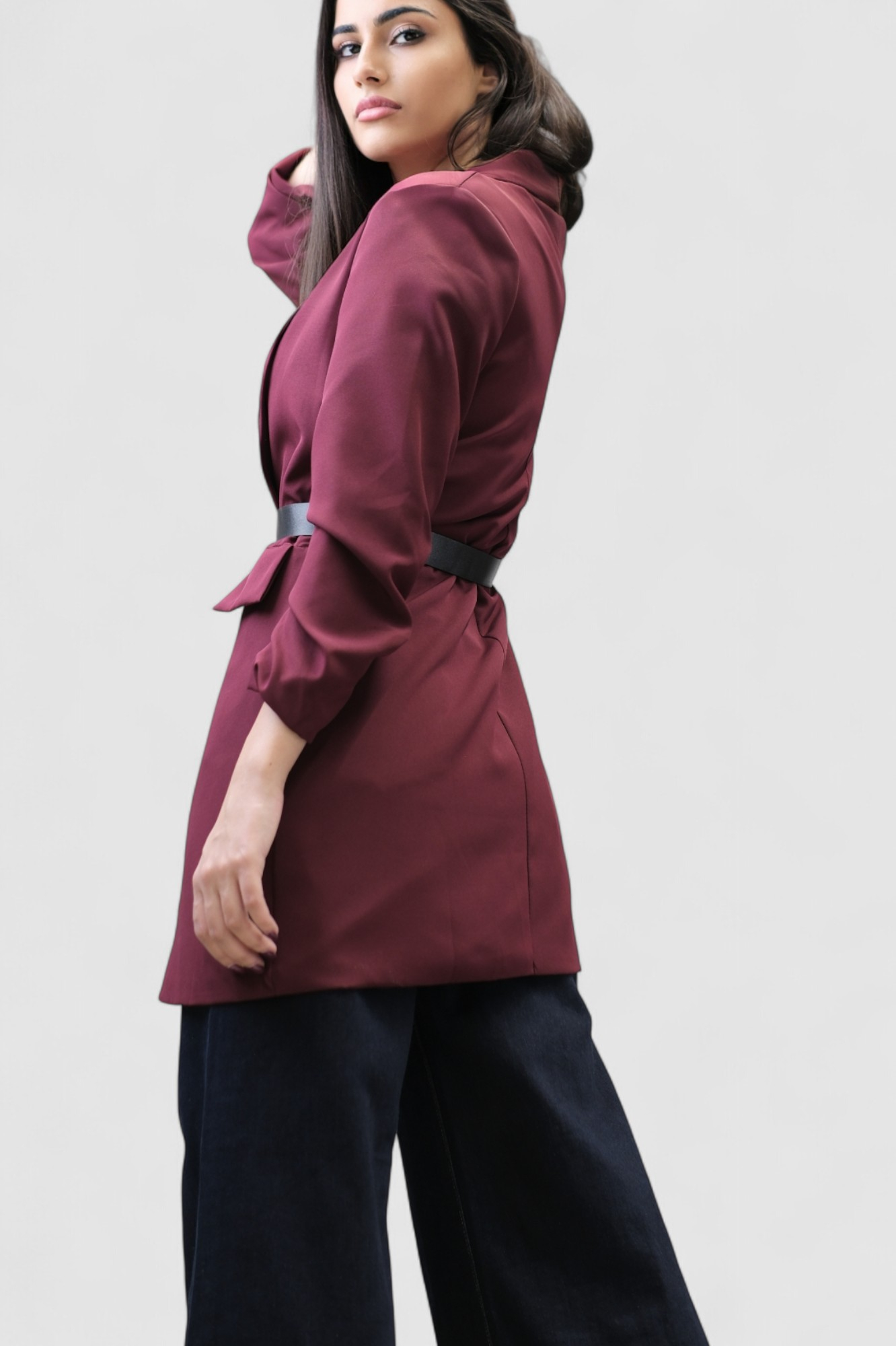 Ženski bordo dugi sako Casey s remenom