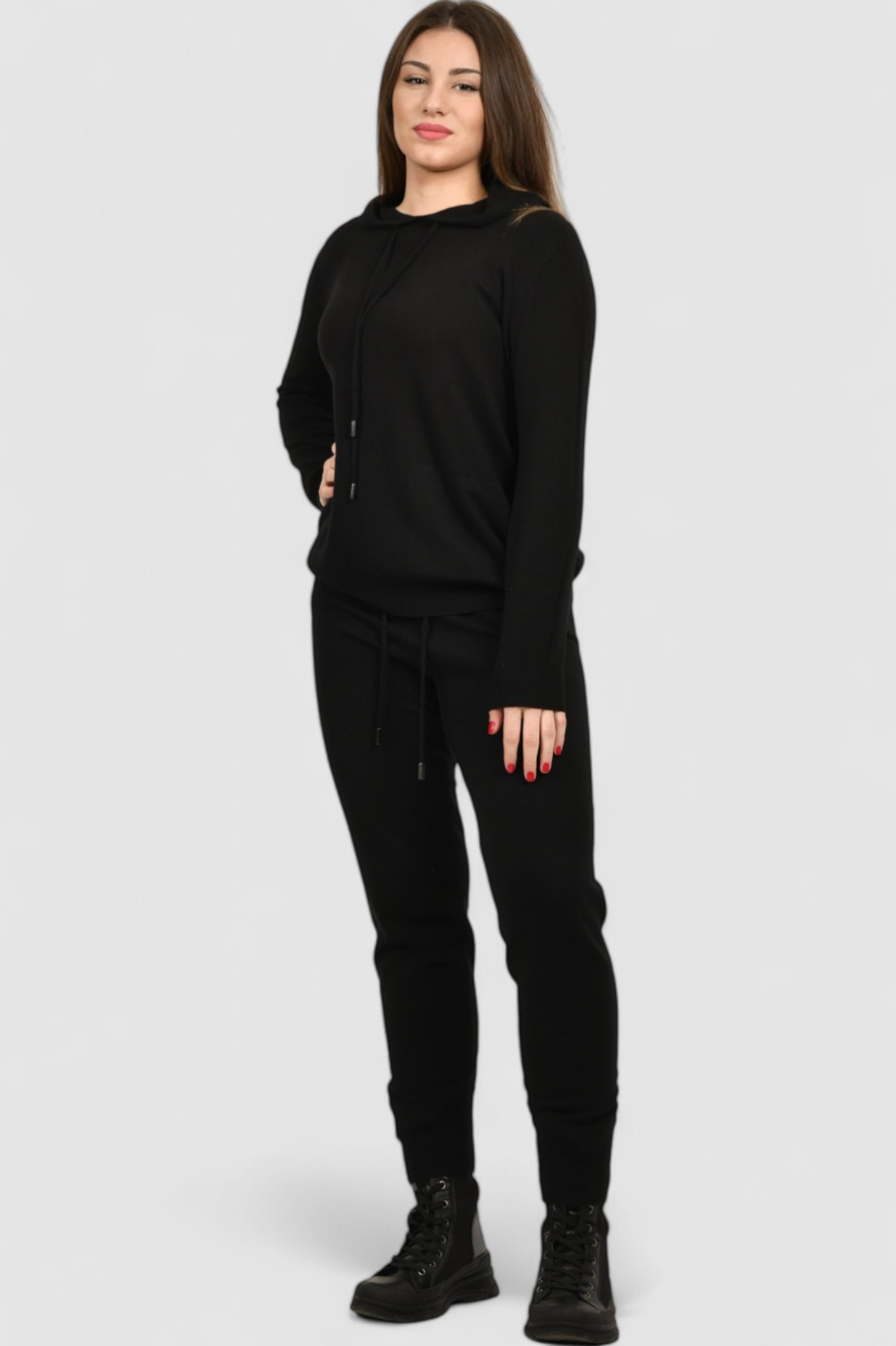 Ženska crna trenirka komplet Kaira