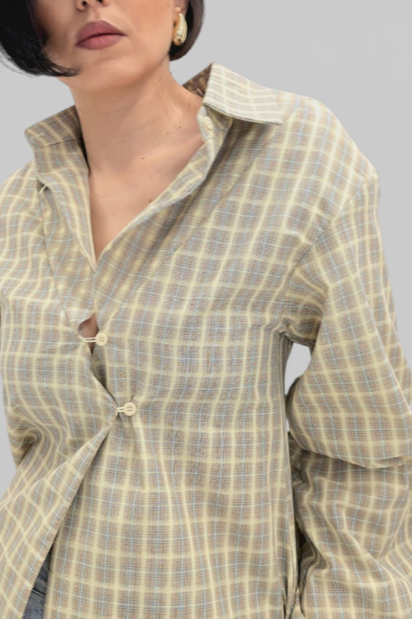 Trendi bež karirana strukirana košulja Lauren sa efektom preklopa i širokim rukavima
