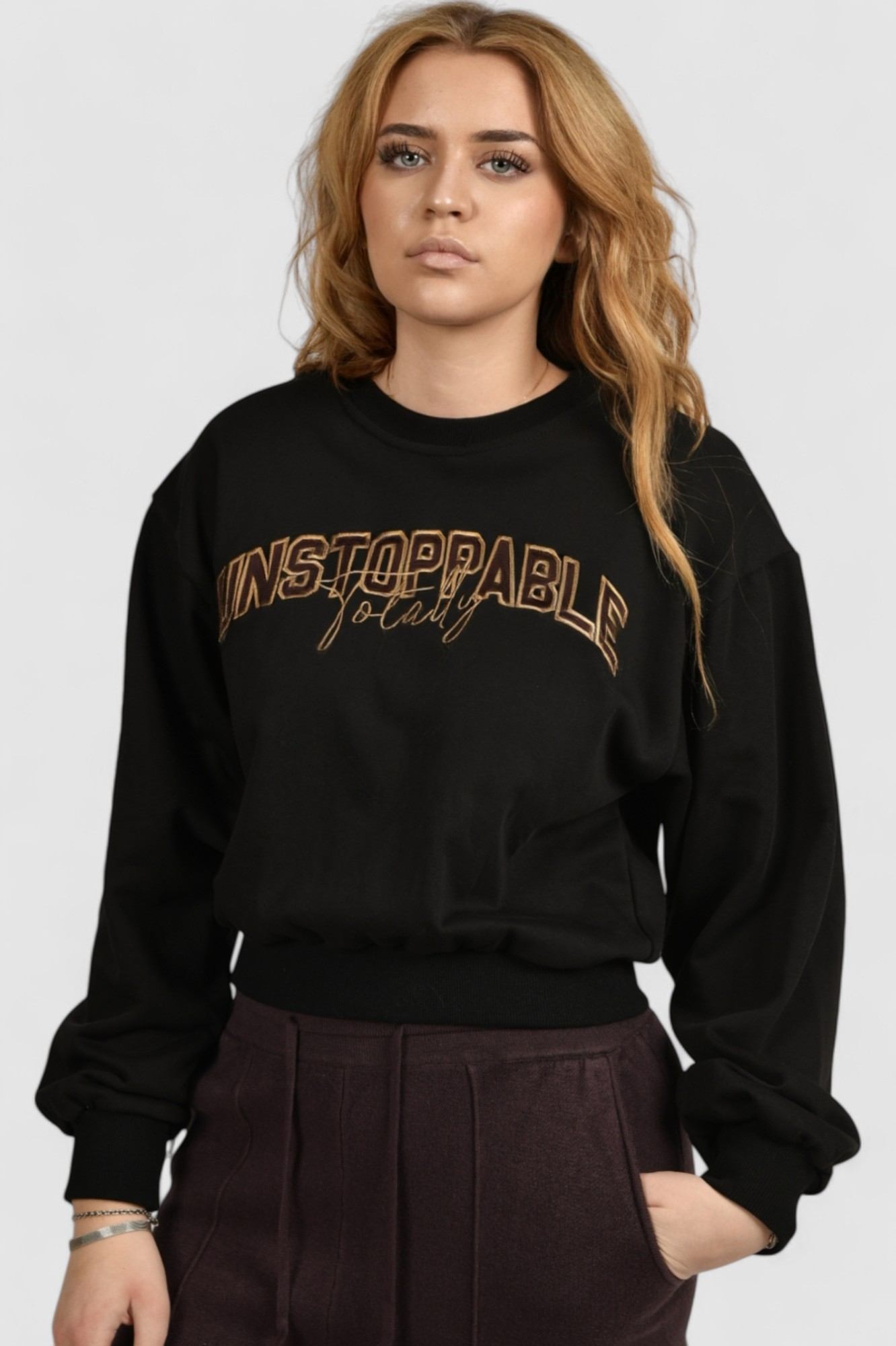 Ženska crna hoodica bez kapuljače Amaya